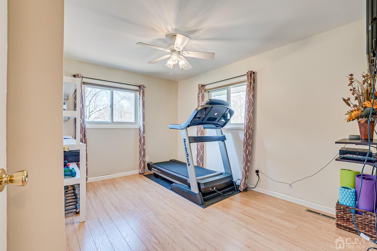 22 Dundee Road Kendall Park, NJ 08824 - Photo 31 of 38 Gallery Image 31