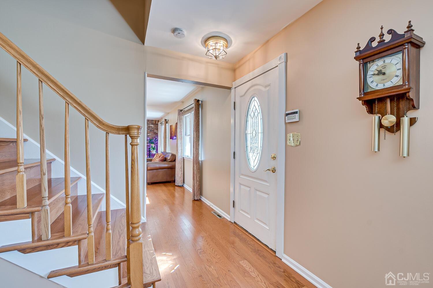 22 Dundee Road Kendall Park, NJ 08824 - Photo 5 of 38 Gallery Image 5