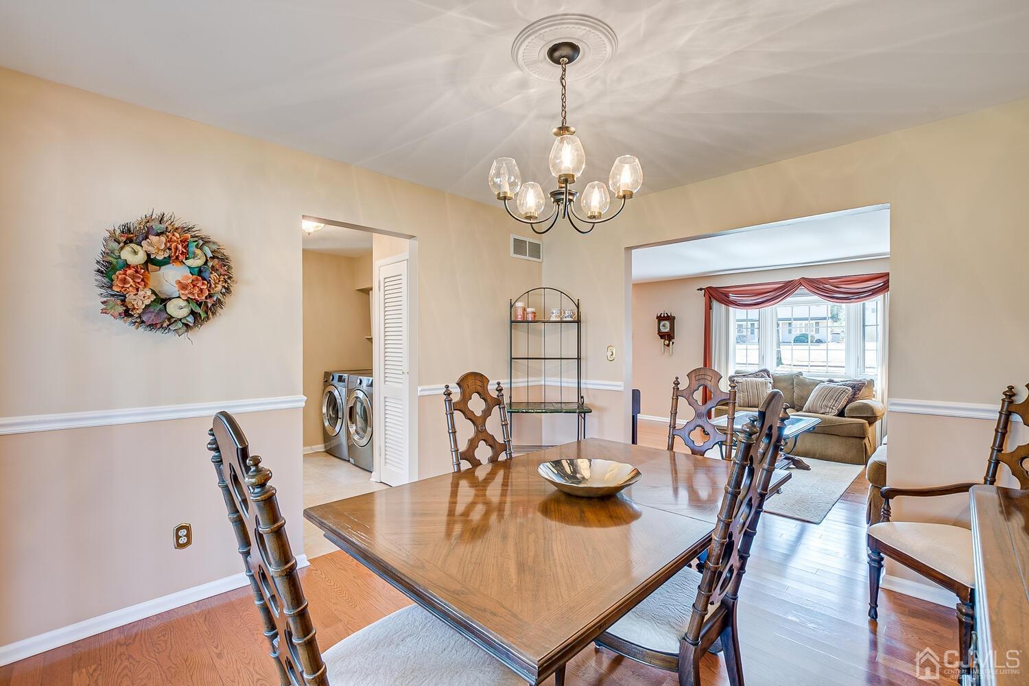 22 Dundee Road Kendall Park, NJ 08824 - Photo 10 of 38 Gallery Image 10