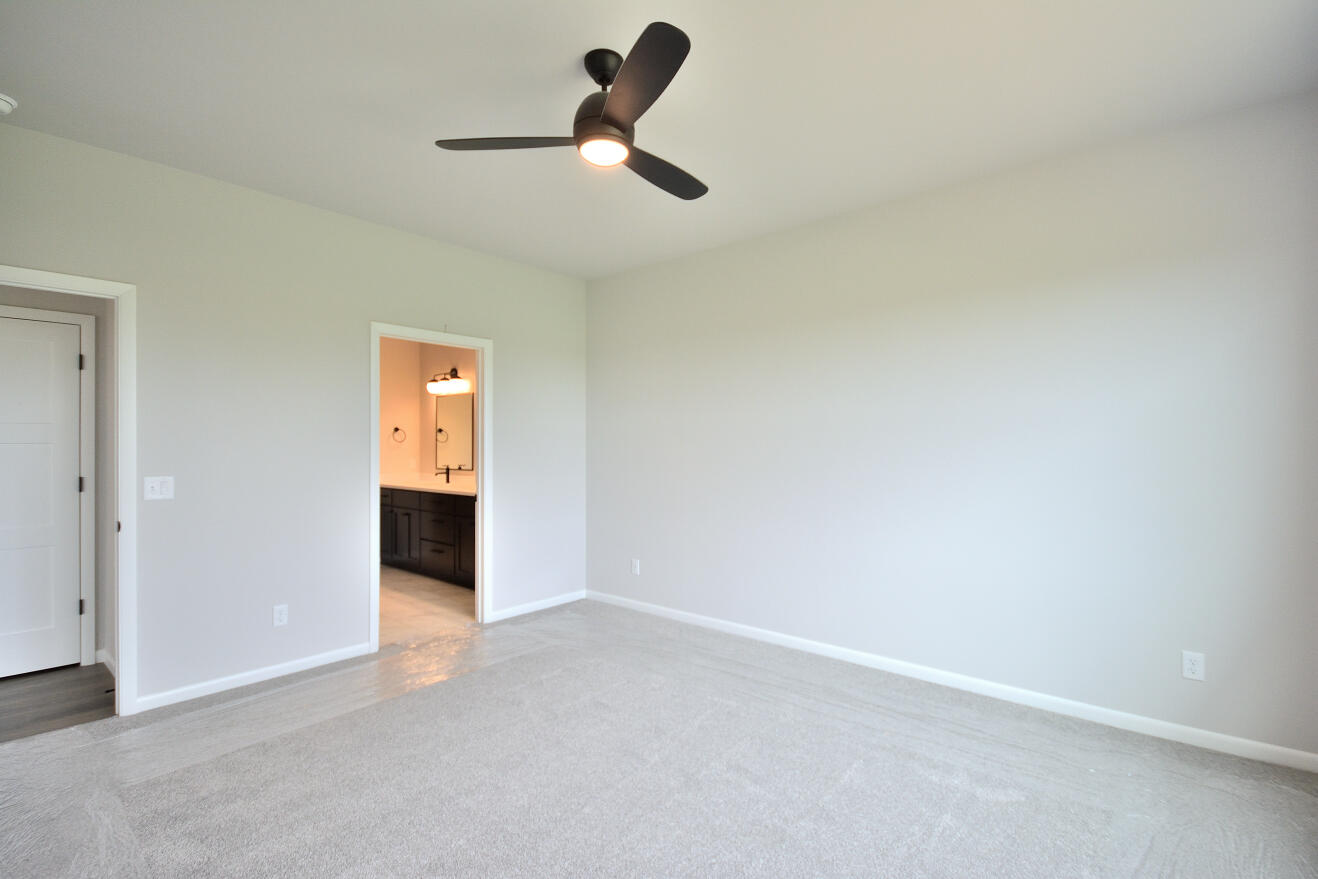1076 Elderberry Road Oconomowoc, WI 53066 - Photo 18 of 30 96 ARWT (17)