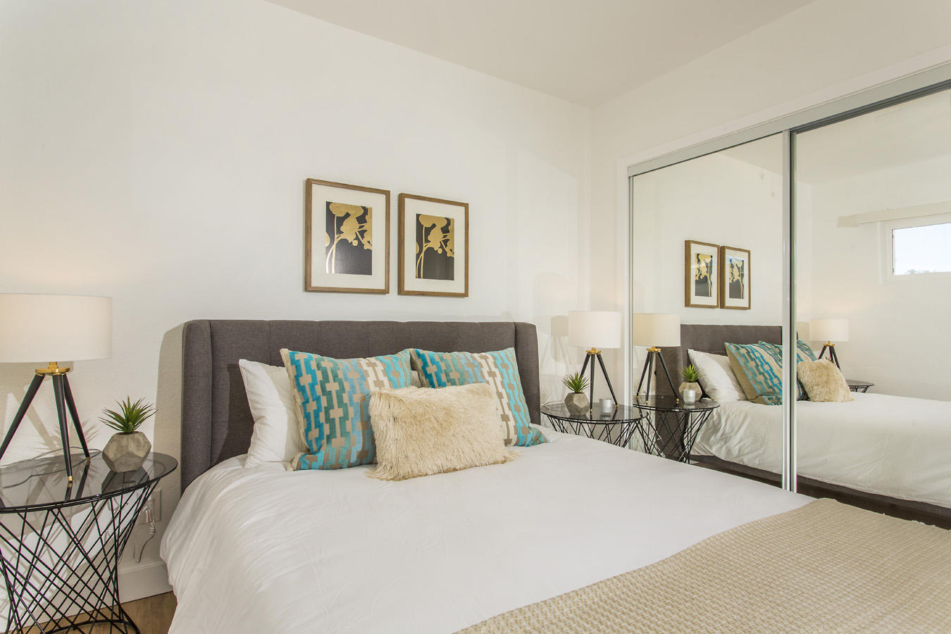 68080 Risueno Road Cathedral City, CA 92234 - Photo 51 of 98 a bedroom with a bed and a painting on the wall