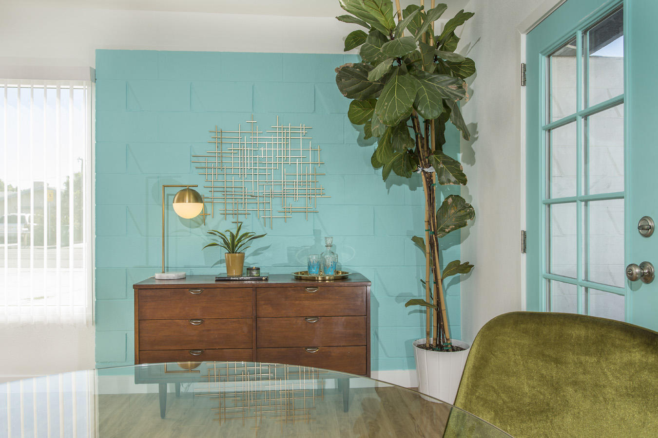 68080 Risueno Road Cathedral City, CA 92234 - Photo 63 of 98 a vase of flowers sitting on a table