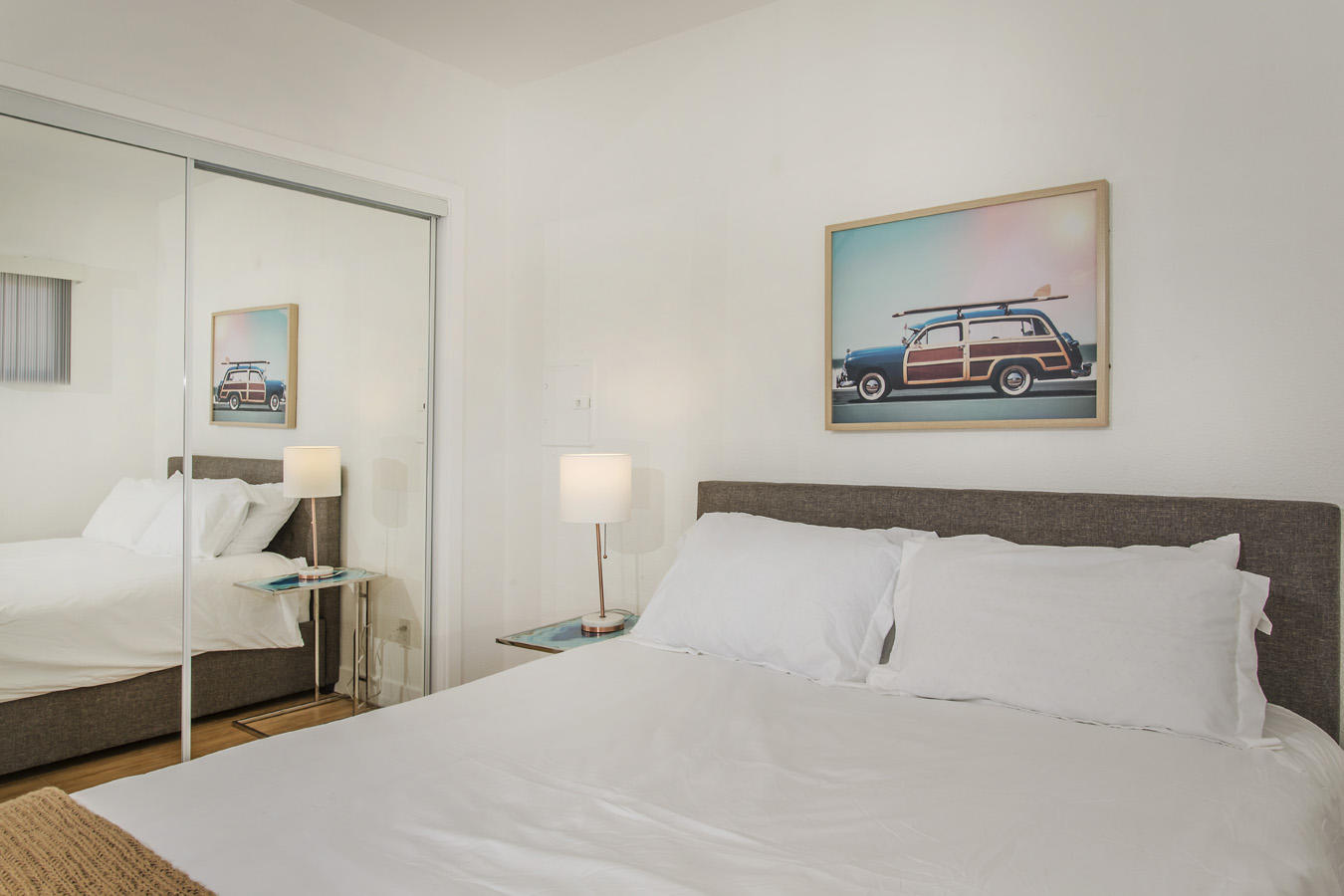 68080 Risueno Road Cathedral City, CA 92234 - Photo 79 of 98 a bedroom with a bed and a painting on the wall