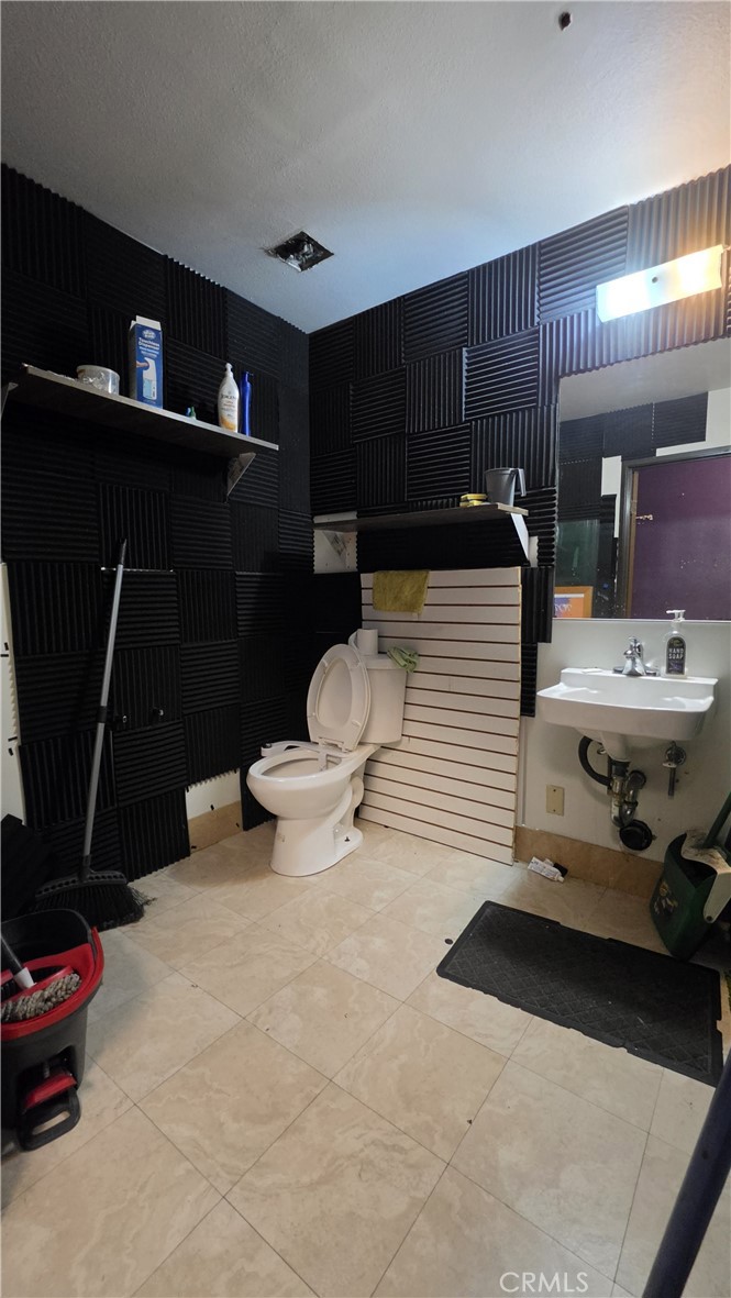 10759 Magnolia Avenue, Unit H Riverside, CA 92505 - Photo 10 of 19 Gallery Image 10