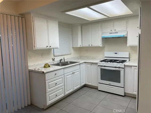 $2,100 | 324 East Ave Q7, Palmdale, CA 93550