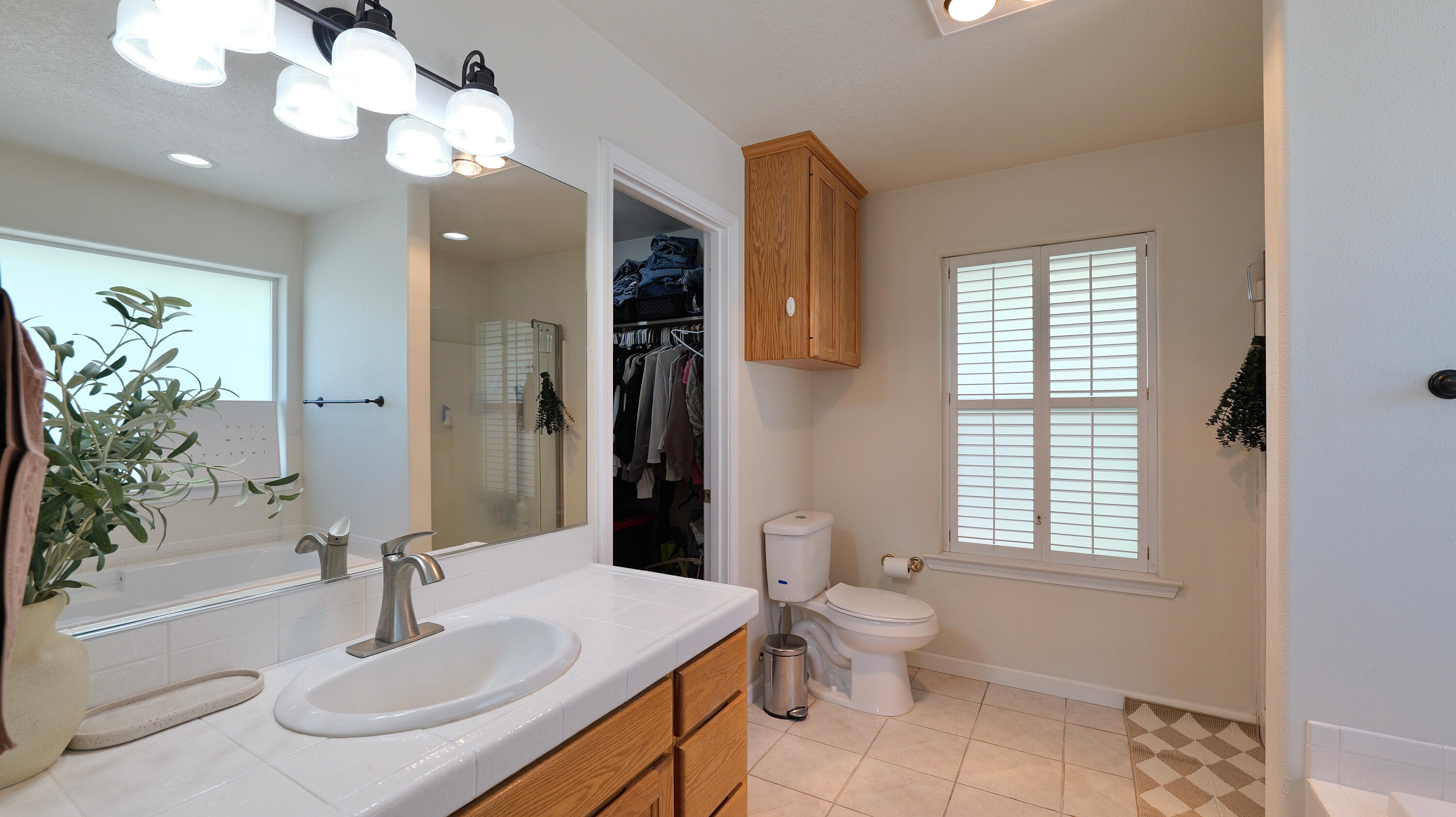 381 Pinetop Terrace Shady Cove, OR 97539 - Photo 19 of 66