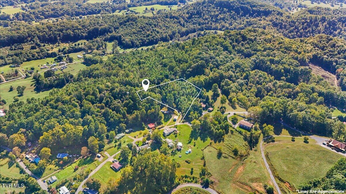 225 Russell Hill Road Elizabethton, TN 37643 - Photo 7 of 9 7-DJI_20251001115558_0886_D