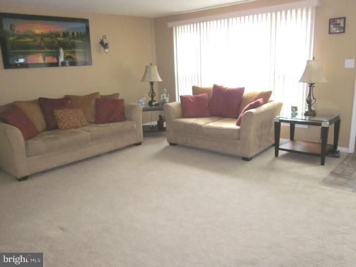 357 Lester Road Springfield, PA 19064 - Photo 2 of 15 Living Room