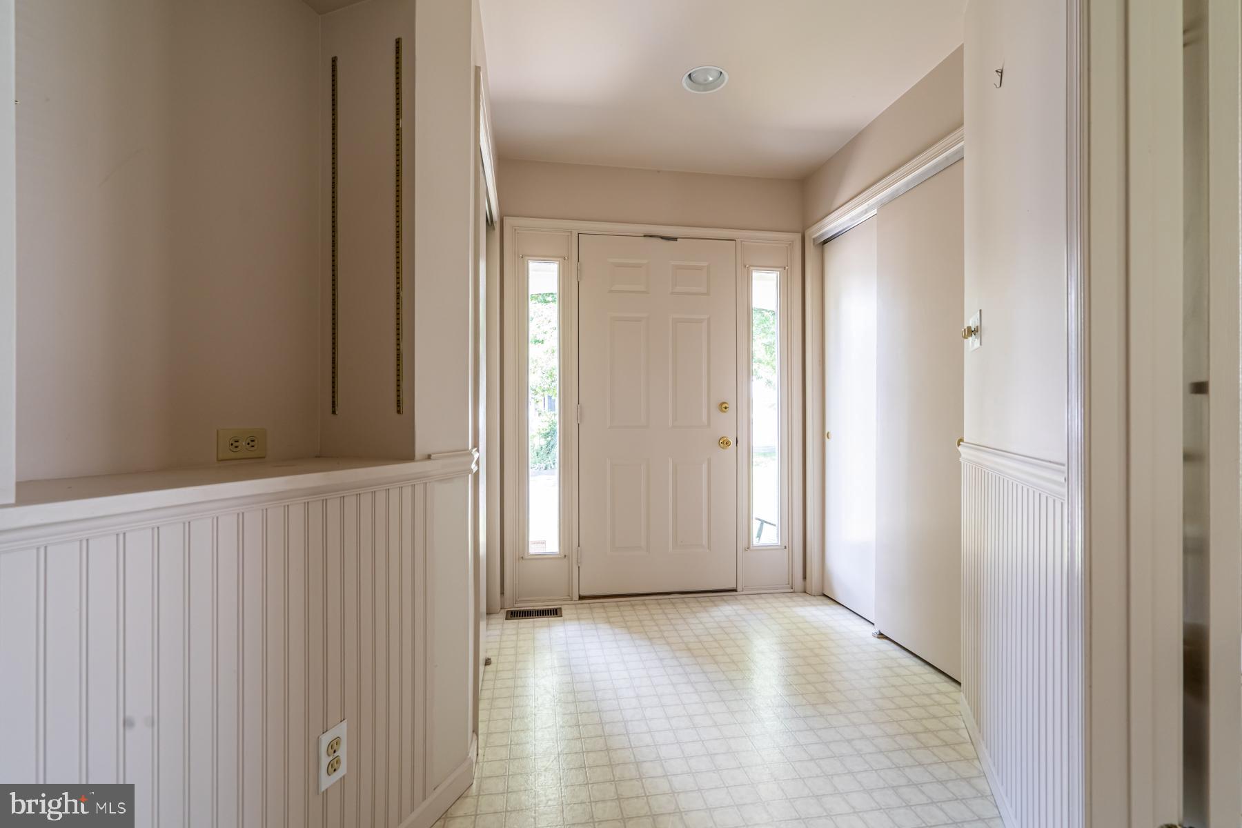 128 Deer Run Road Perkasie, PA 18944 - Photo 13 of 35 Entry hall is grand
