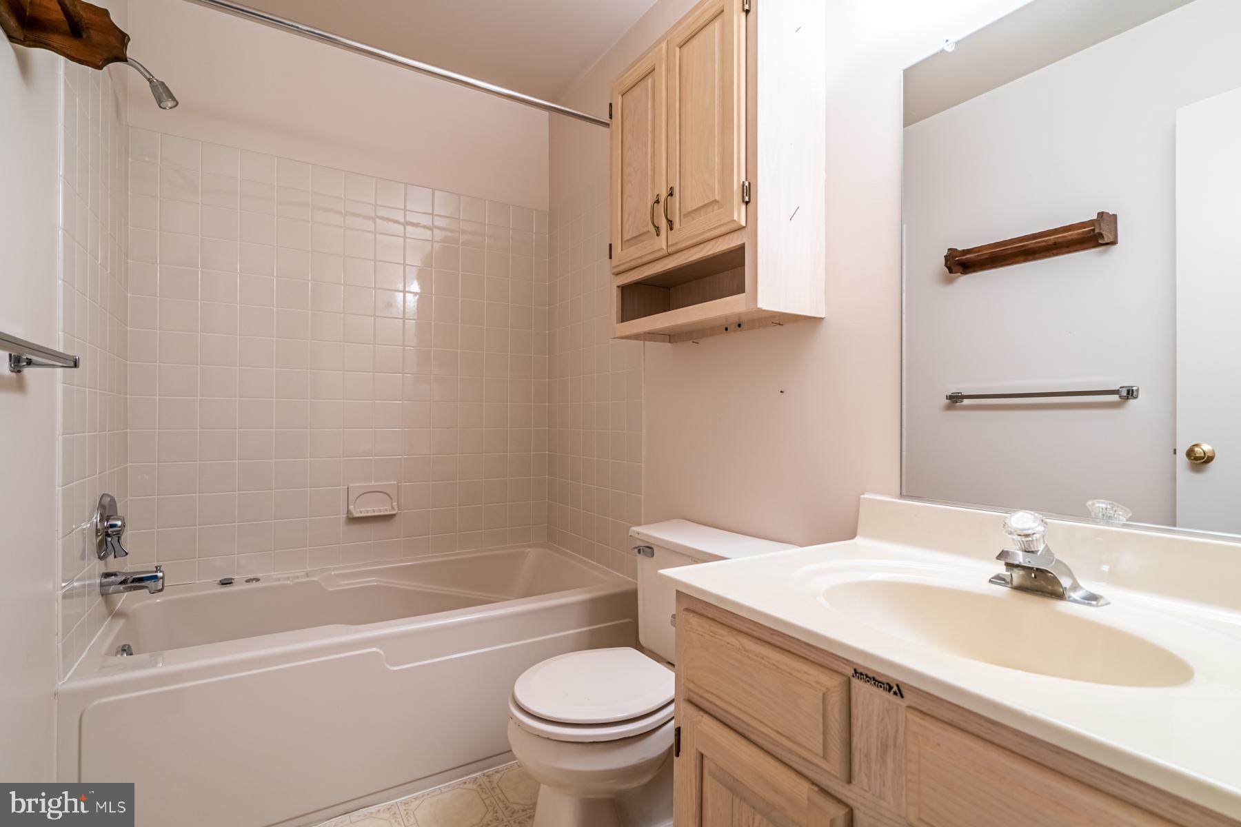 128 Deer Run Road Perkasie, PA 18944 - Photo 21 of 35 Hall bath