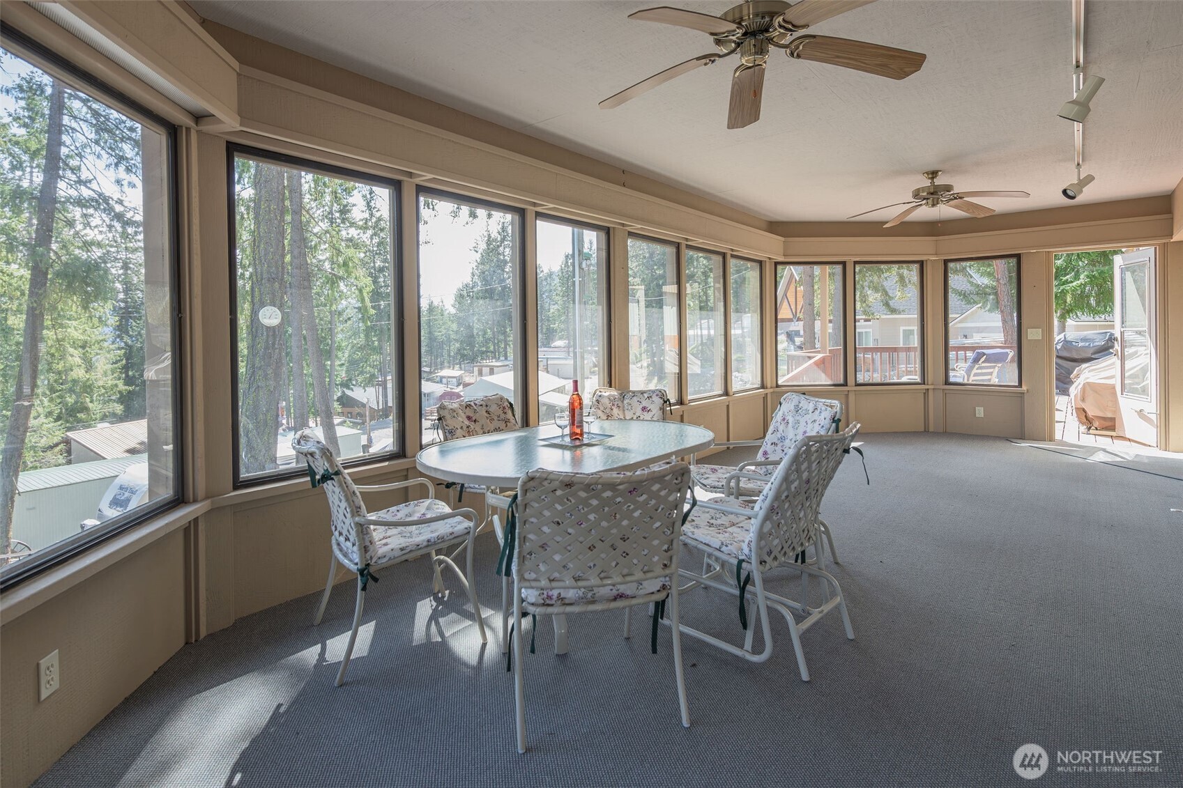 12220 South Lakeshore Road, Unit 77 Chelan, WA 98816 - Photo 3 of 35