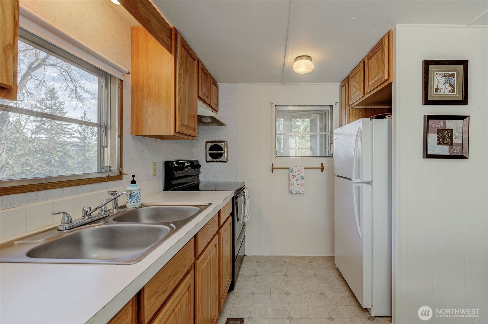 12220 South Lakeshore Road, Unit 77 Chelan, WA 98816 - Photo 8 of 35