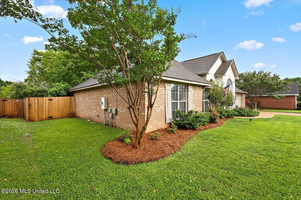 102 Avon Cove Madison, MS 39110 - Photo 2 of 38 02-HTP_4928