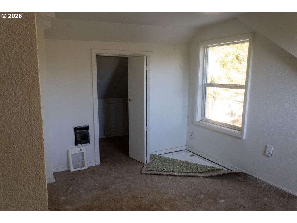 40 Southeast 133rd Avenue, Unit B Portland, OR 97233 - Photo 15 of 32