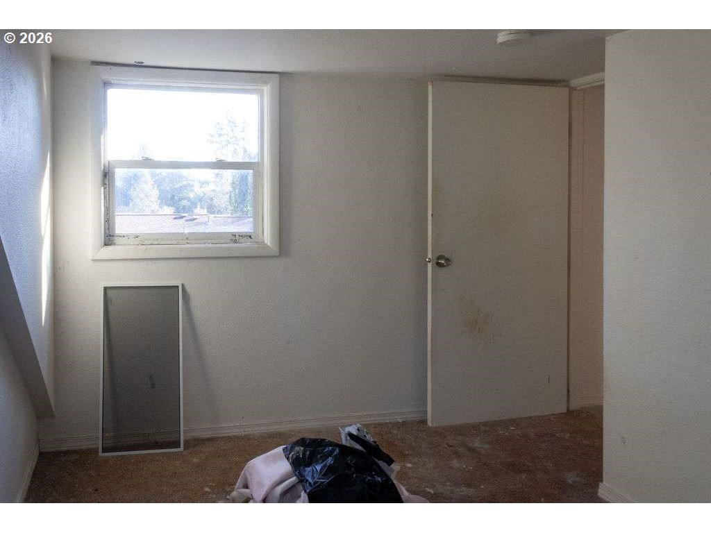 40 Southeast 133rd Avenue, Unit B Portland, OR 97233 - Photo 16 of 32