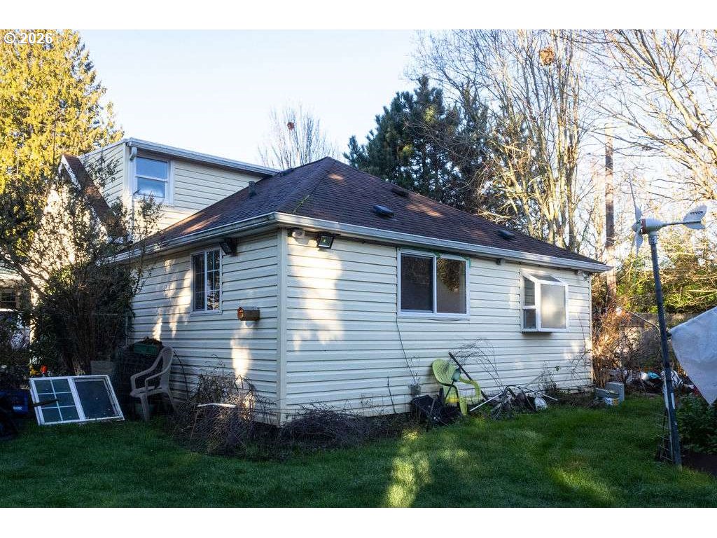 40 Southeast 133rd Avenue, Unit B Portland, OR 97233 - Photo 2 of 32