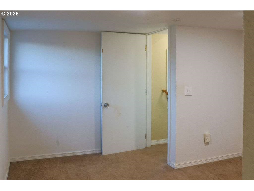 40 Southeast 133rd Avenue, Unit B Portland, OR 97233 - Photo 25 of 32