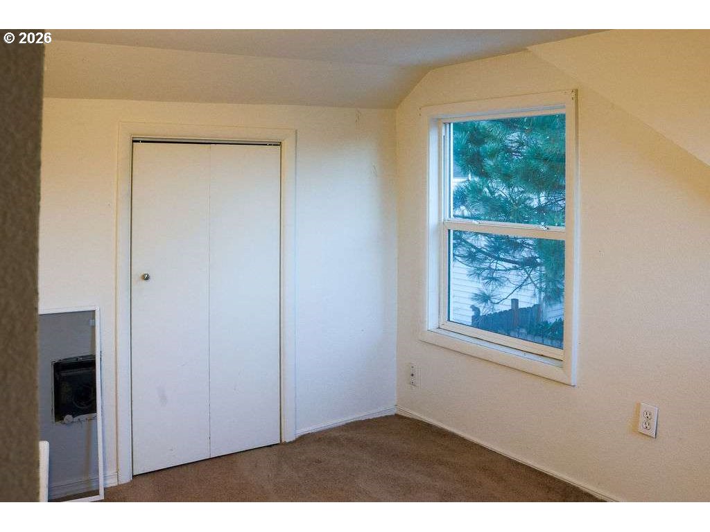 40 Southeast 133rd Avenue, Unit B Portland, OR 97233 - Photo 29 of 32