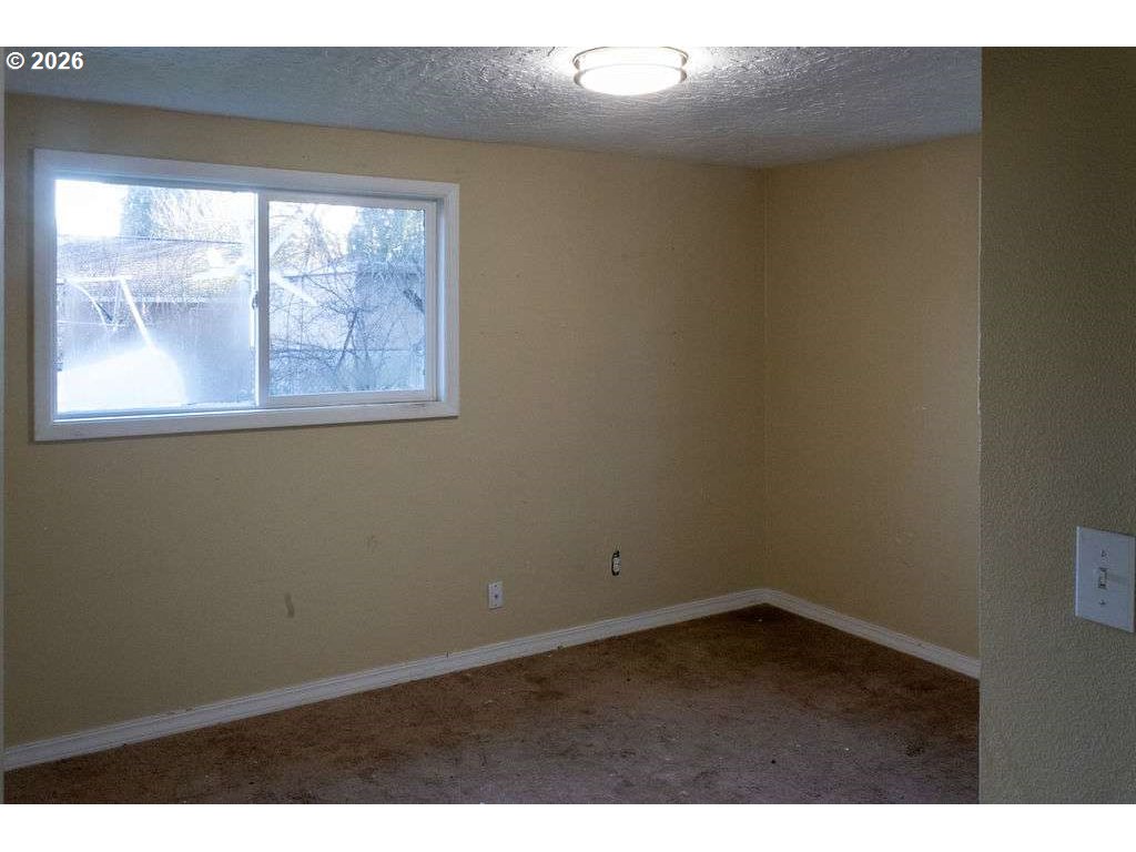 40 Southeast 133rd Avenue, Unit B Portland, OR 97233 - Photo 9 of 32