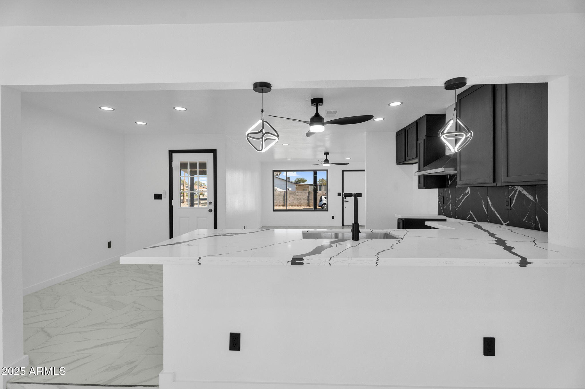 10908 North 88th Drive Peoria, AZ 85345 - Photo 12 of 42 12-web-or-mls-10908 N 88th Dr -15