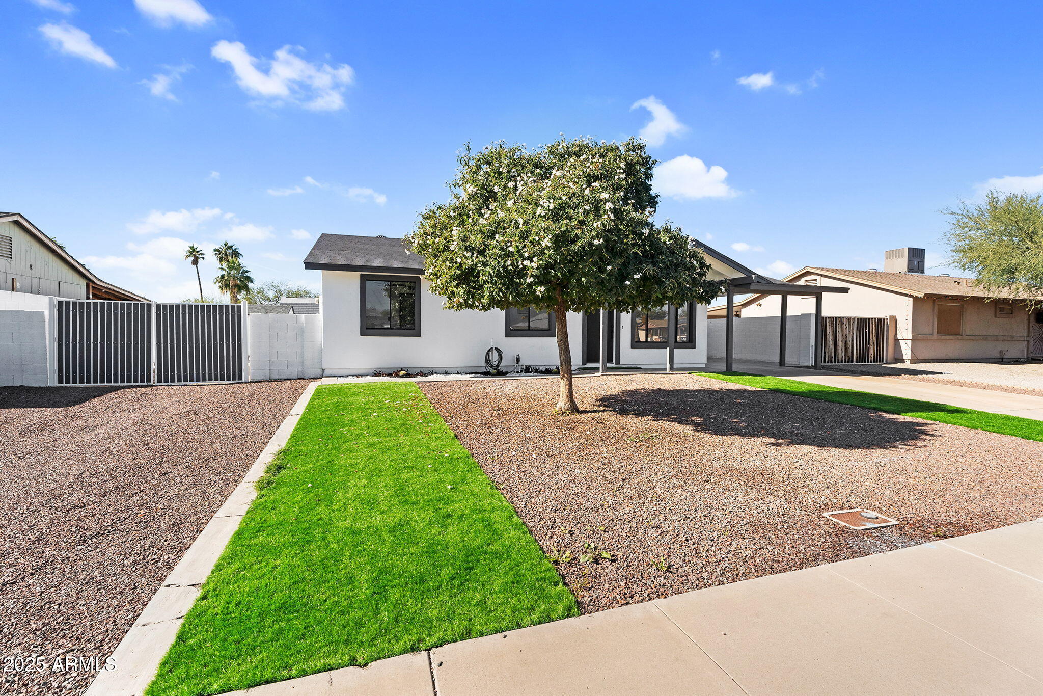 10908 North 88th Drive Peoria, AZ 85345 - Photo 2 of 42 2-web-or-mls-10908 N 88th Dr -2