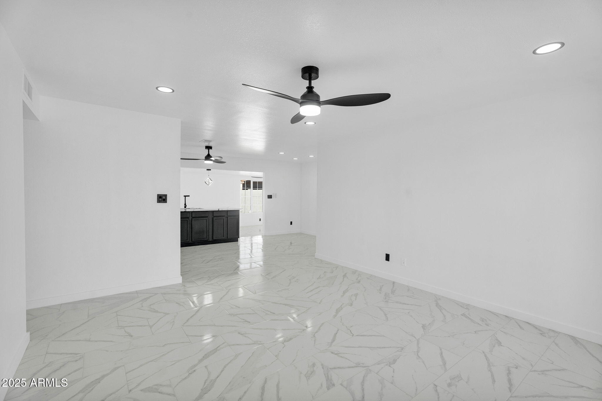 10908 North 88th Drive Peoria, AZ 85345 - Photo 5 of 42 5-web-or-mls-10908 N 88th Dr -5