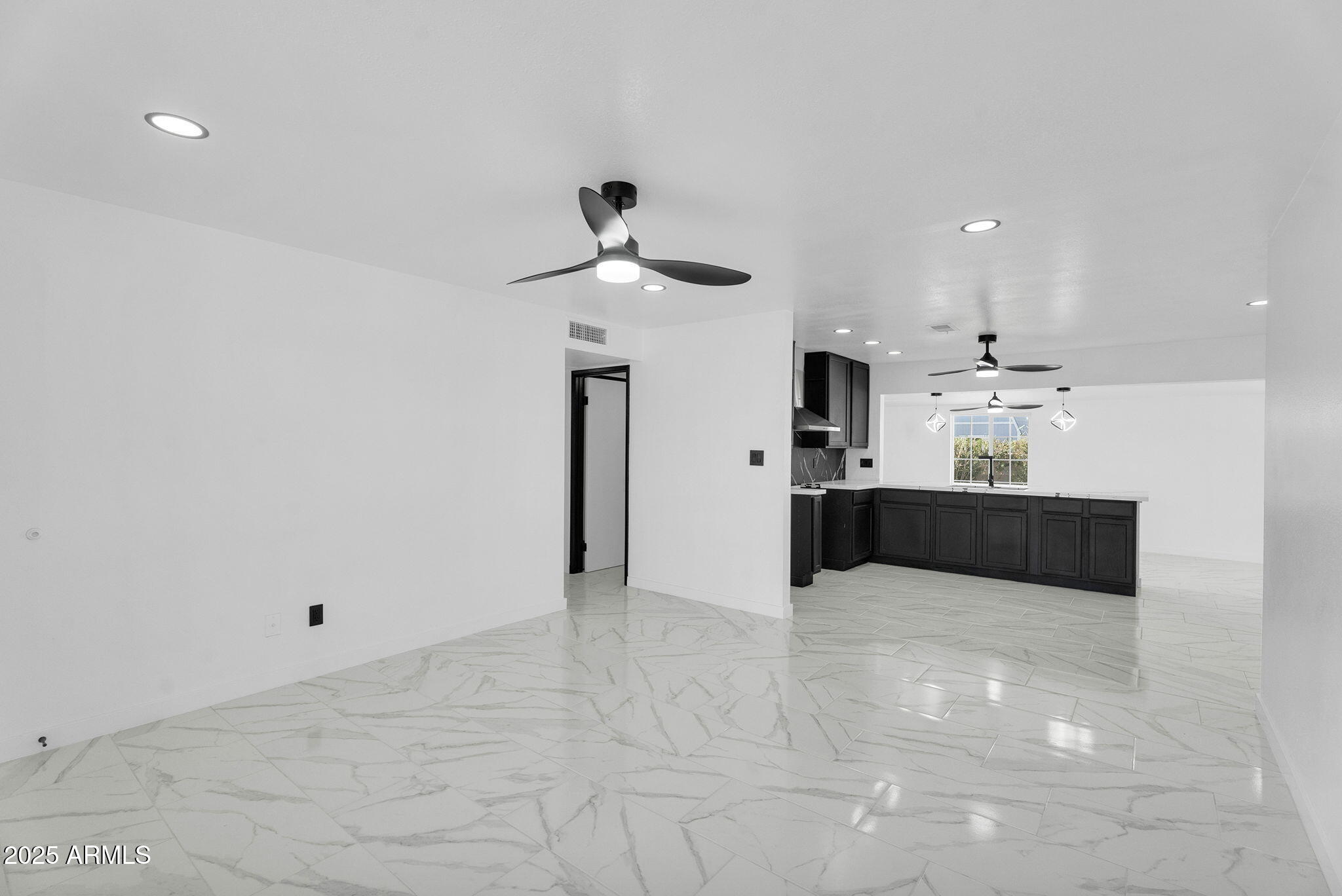 10908 North 88th Drive Peoria, AZ 85345 - Photo 6 of 42 6-web-or-mls-10908 N 88th Dr -6