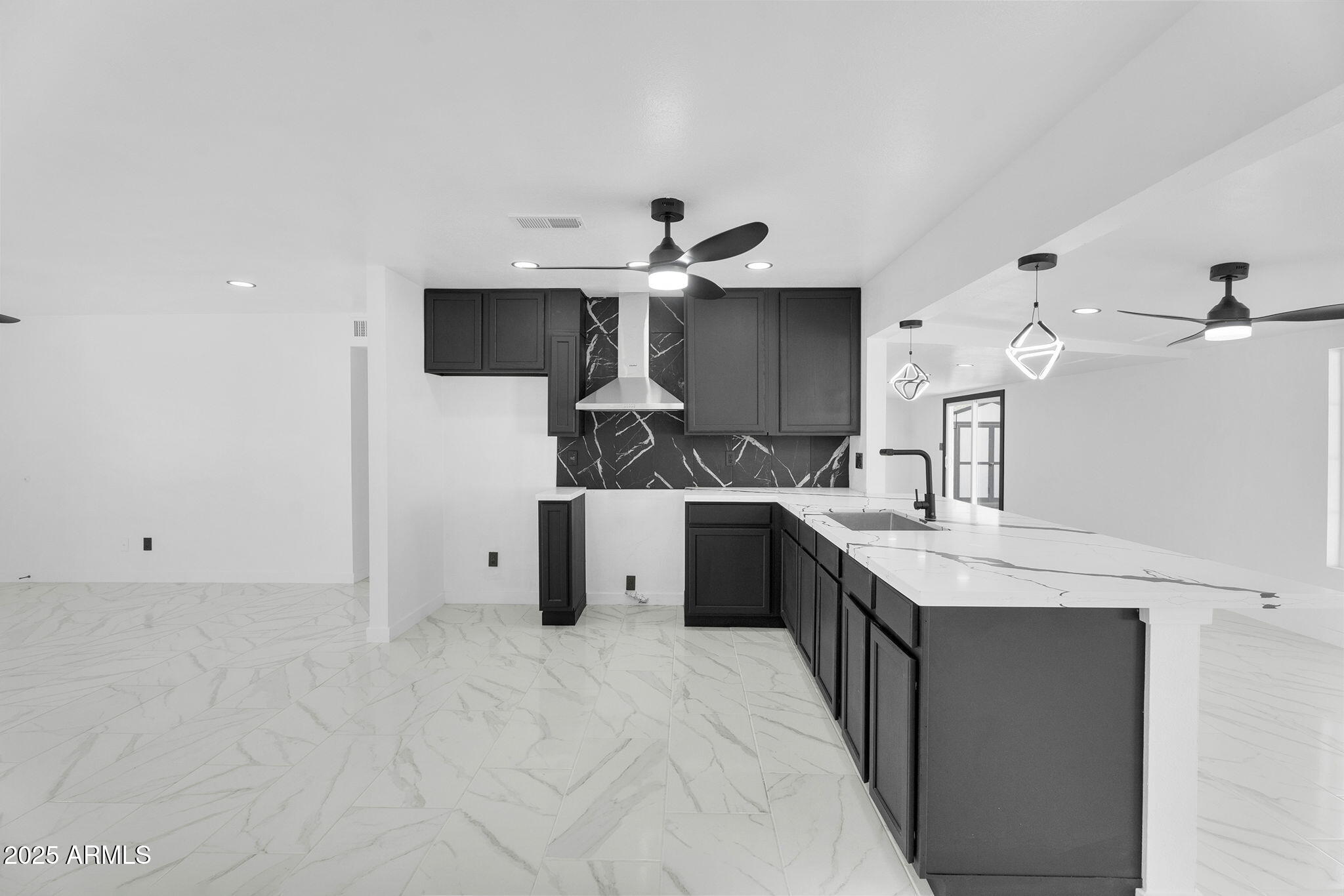 10908 North 88th Drive Peoria, AZ 85345 - Photo 8 of 42 8-web-or-mls-10908 N 88th Dr -11