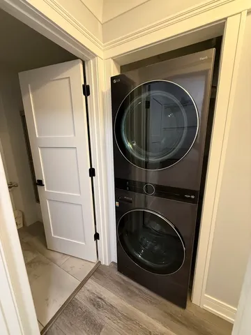 a close up view of a washer and dryer