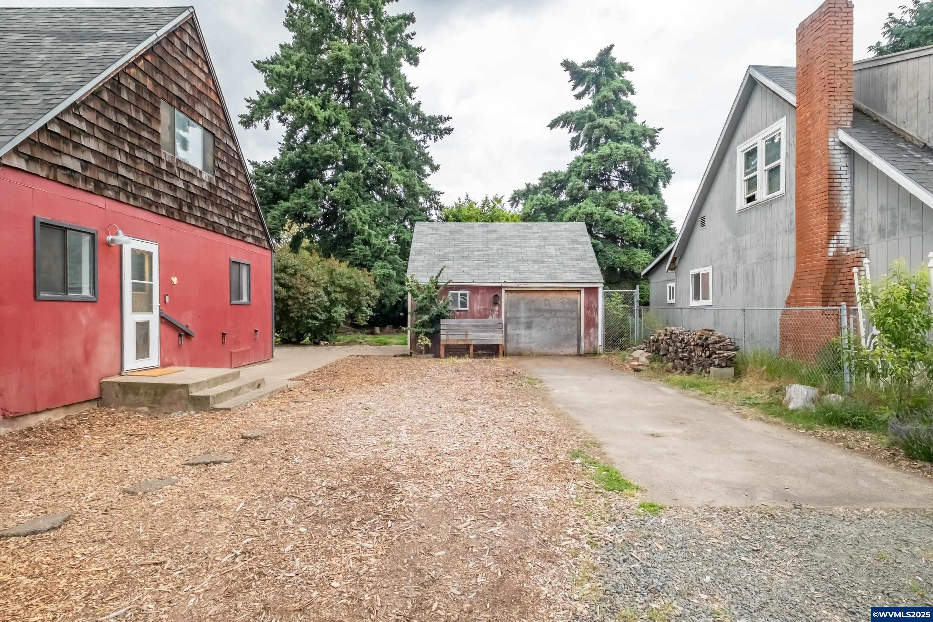 2095 Carleton Way Northeast Salem, OR 97301 - Photo 3 of 49