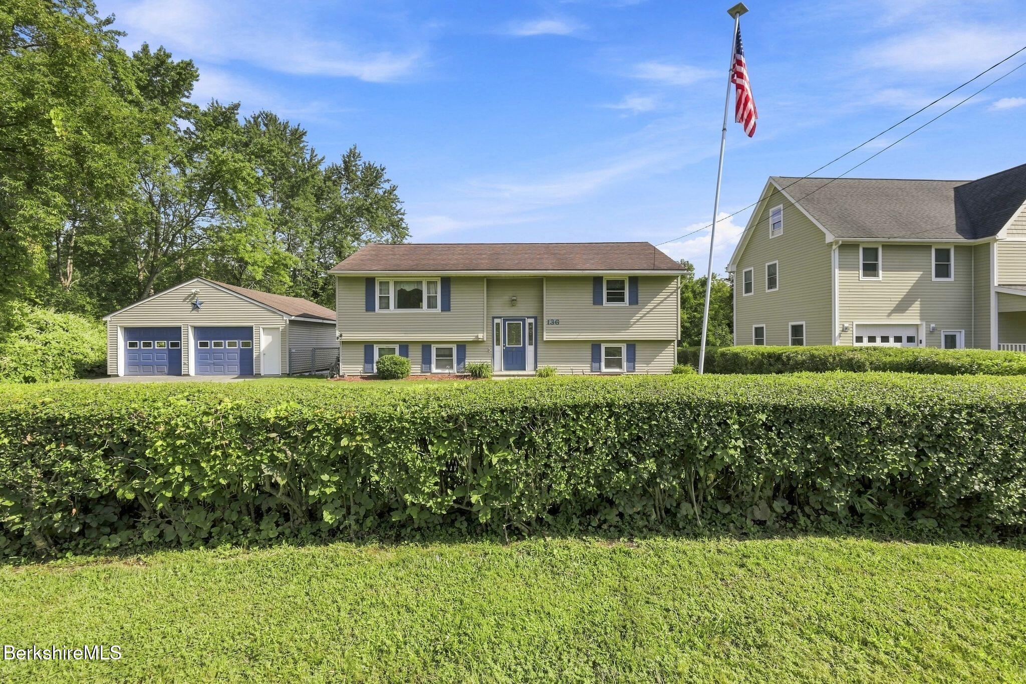 136 Cadwell Road Pittsfield, MA 01201 - Photo 3 of 49 136_Cadwell_Rd_008