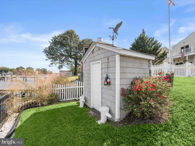 $850,000 | 8138 Forest Glen Drive, Pasadena, MD 21122