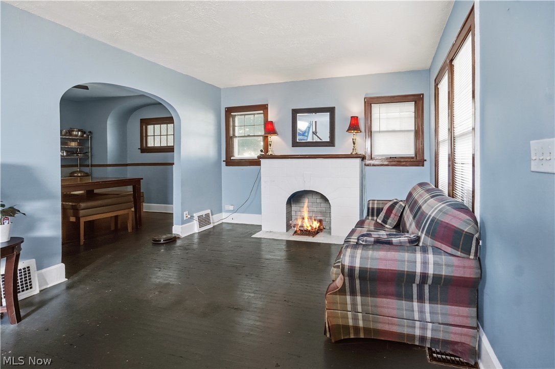 2221 9th Street Northwest Canton, OH 44708 - Photo 4 of 33