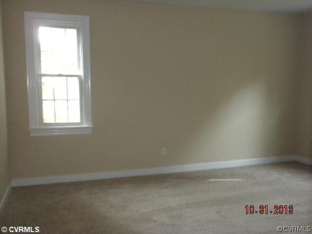 13750 Elmstead Road Midlothian, VA 23113 - Photo 7 of 9 an empty room with a window