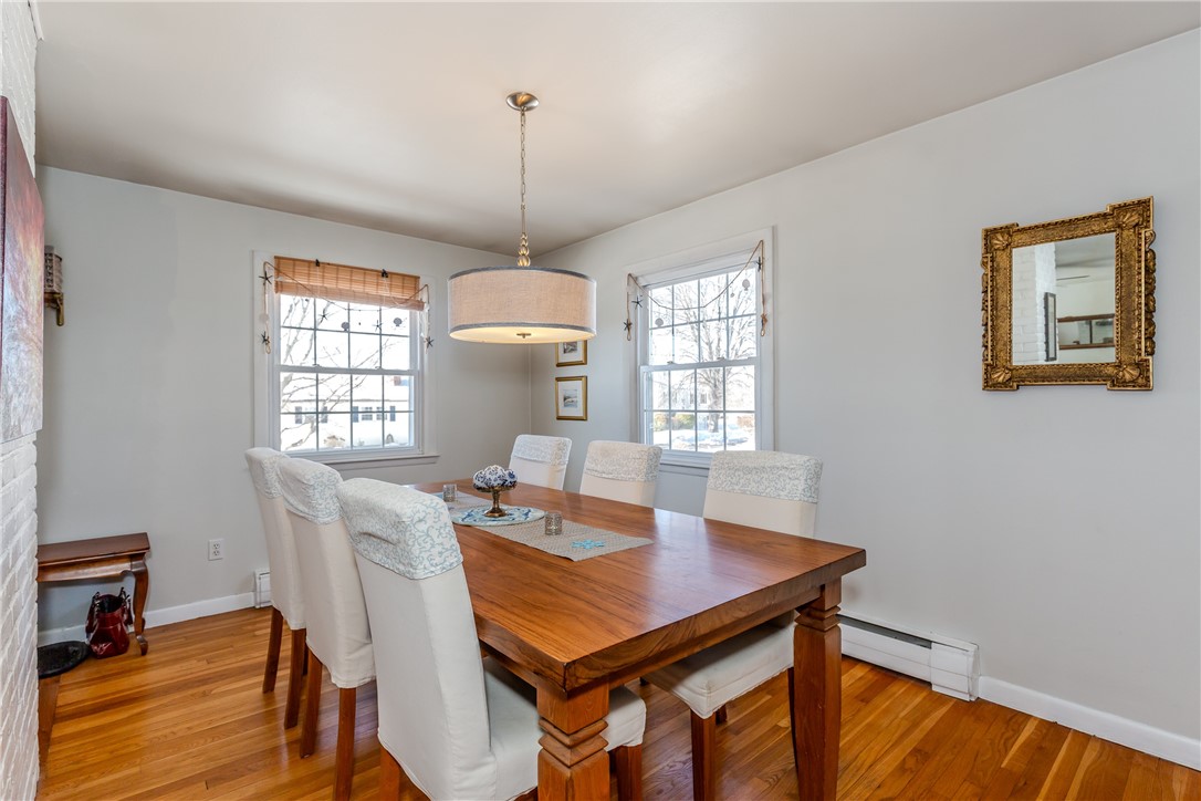 10 Smithfield Drive Middletown, RI 02842 - Photo 6 of 48 Dining room