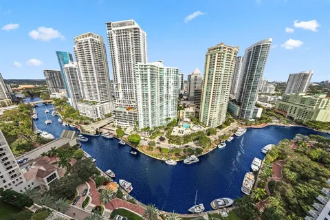 a view of a backyard with a fountain