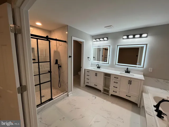 $829,995 | 13975 Tanners House Way, Centreville, VA 20121