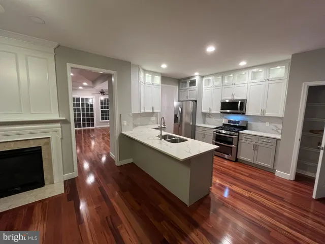 $829,995 | 13975 Tanners House Way, Centreville, VA 20121