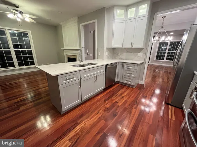 $829,995 | 13975 Tanners House Way, Centreville, VA 20121