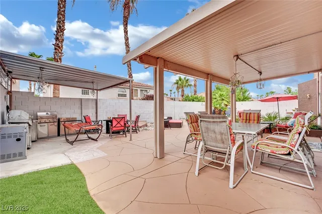 $4,800 | 1860 Autumn Gold Avenue, Las Vegas, NV 89123