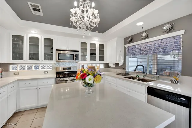 $4,800 | 1860 Autumn Gold Avenue, Las Vegas, NV 89123