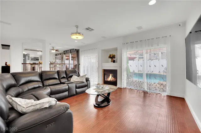 $4,800 | 1860 Autumn Gold Avenue, Las Vegas, NV 89123