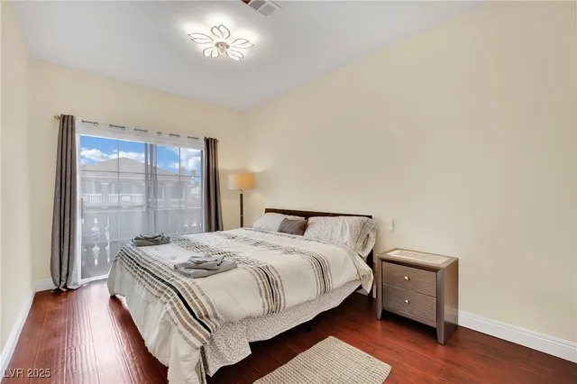 $4,800 | 1860 Autumn Gold Avenue, Las Vegas, NV 89123