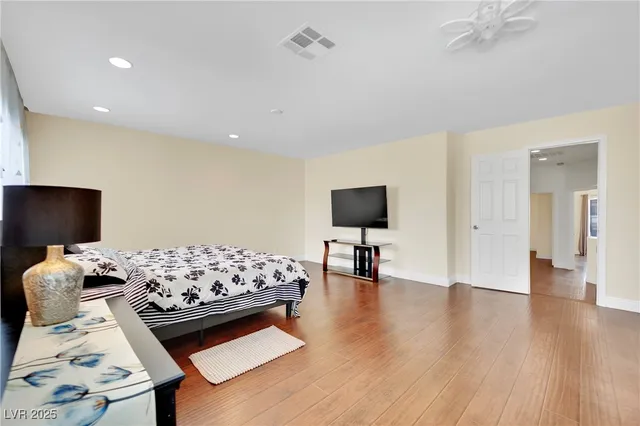 $4,800 | 1860 Autumn Gold Avenue, Las Vegas, NV 89123