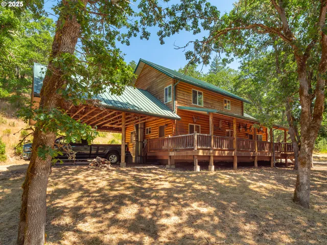 $748,000 | 1470 East Willis Creek Road, Winston, OR 97496