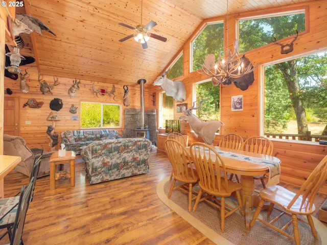 $748,000 | 1470 East Willis Creek Road, Winston, OR 97496