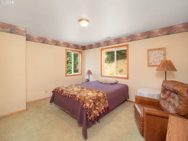 $748,000 | 1470 East Willis Creek Road, Winston, OR 97496