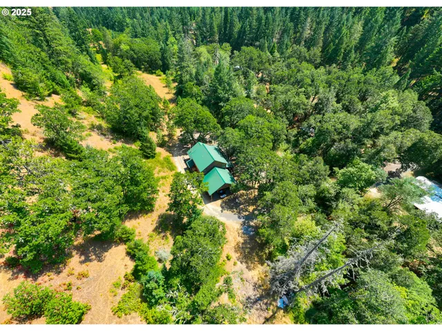 $748,000 | 1470 East Willis Creek Road, Winston, OR 97496