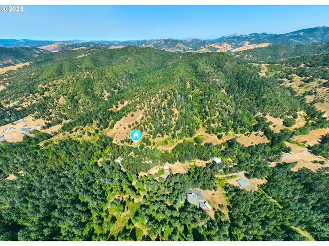 $748,000 | 1470 East Willis Creek Road, Winston, OR 97496