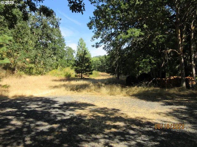 $748,000 | 1470 East Willis Creek Road, Winston, OR 97496